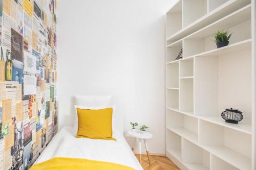 Central - Comfy - Easy - image 5
