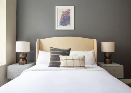 Airy Studio Downtown Boston Pet Friendly