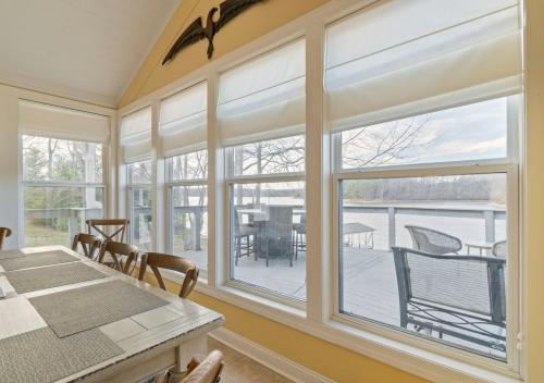 Rare Flat Lot wBeautiful Views Dock Hot Tub in Winchester 