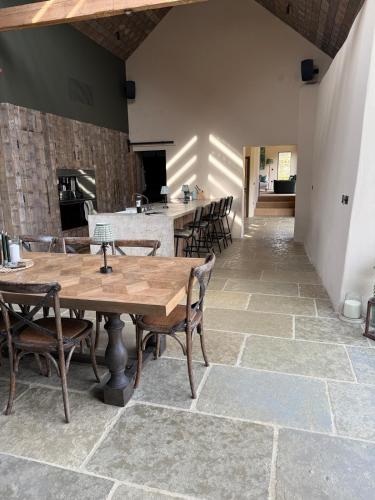 Converted Barn in Sibford Gower in Svalklifa