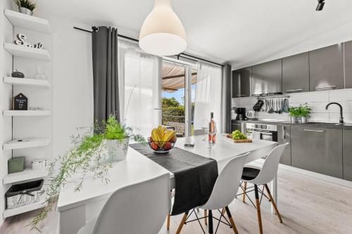 Two-Bedroom Holiday Home image 8