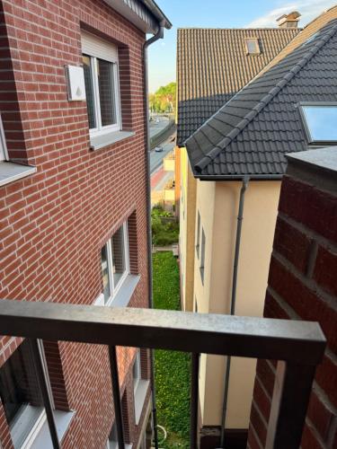 陽台/露台, Modernes Studio mit Holzflair in Zentrumsnähe (Modernes Studio mit Holzflair in Zentrumsnahe) in 布拉克韋德