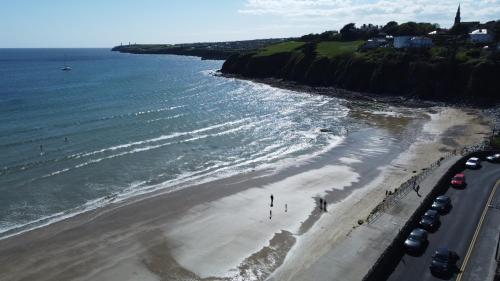 Strand, Seafront Apartment in Tramore in Tramore