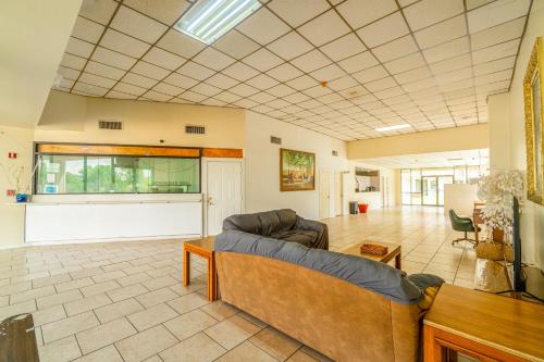 ล็อบบี้, Economy Inn Livingston By OYO TX US 59 in ลิฟวิงสตัน (TX)