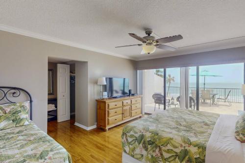 1-306 - Ocean Sands in St Pete Beach, USA