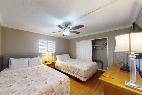 1-306 - Ocean Sands in St Pete Beach, USA