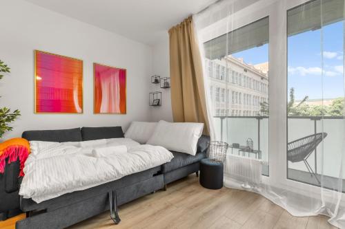 LAM Fuchsia AC-Balcony, Bratislava (fotografie 4)