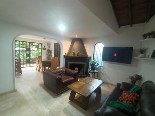 Casa Campestre con terraza para 10 Poblado S Lucas 108, Medellín (photo 5)