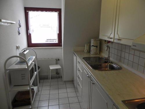 Ferienwohnung-Nils-Holgerson-mit-Balkon-zwischen-Strand-Wald-Wiese-im-Suedosten-der-Insel-Ruegen in Gustow