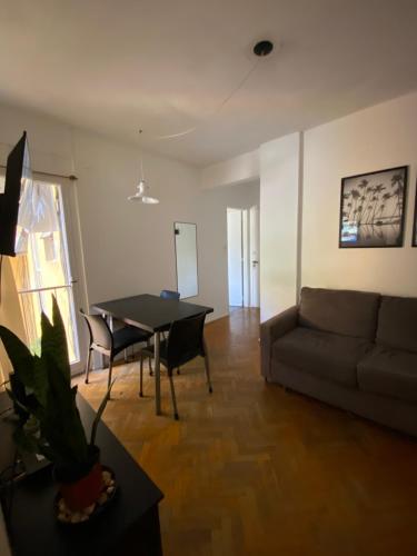 One-Bedroom Apartment image 3