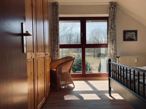 Ferienwohnung-Jim-Knopf-mit-Balkon-zwischen-Strand-Wald-Wiese-im-Suedosten-der-Insel-Ruegen in Gustow