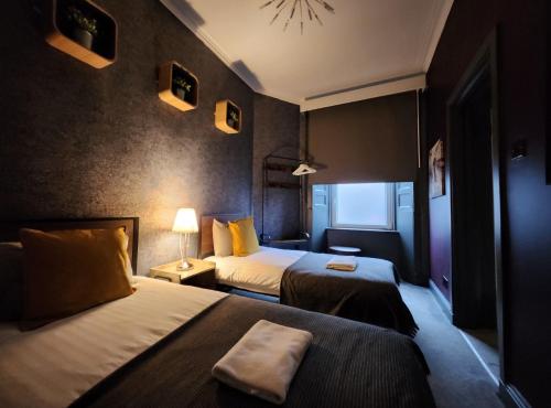 Frederick Douglass - Rooms In The City in West End