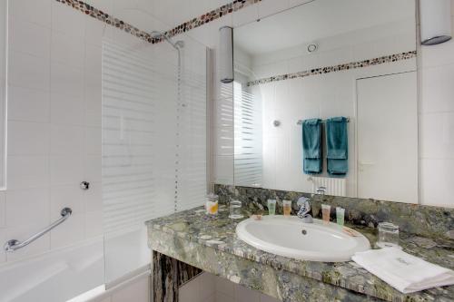 Best Western Hotel Le Guilhem - image 2