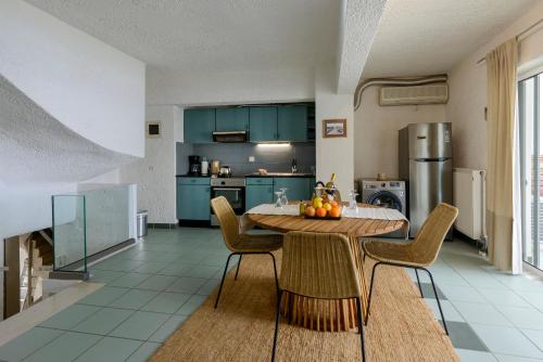 Agali 1 Mesonet In Front Of The Sea in Akrogiali