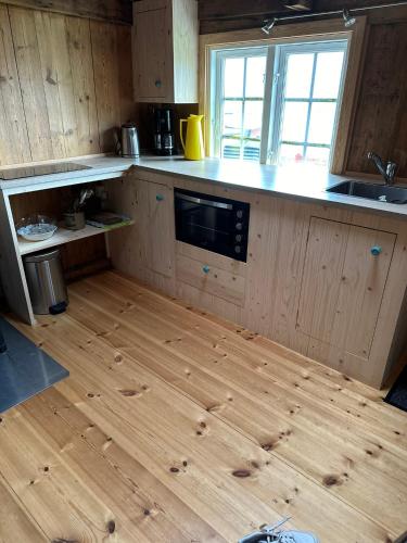 Charming old style shanty in Toftir