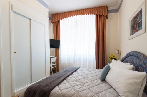 Single Room image 1