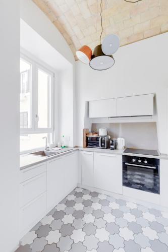 Charming Vatican Apartment with Balcony 6B, Rzym (zdjęcie 7)