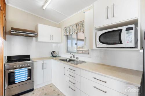 Hide Away at the Murray Mouth in Hindmarsh Island