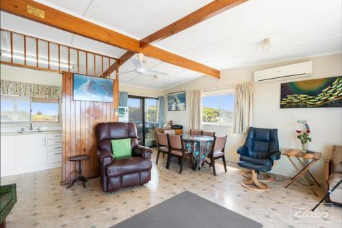 Hide Away at the Murray Mouth in Hindmarsh Island