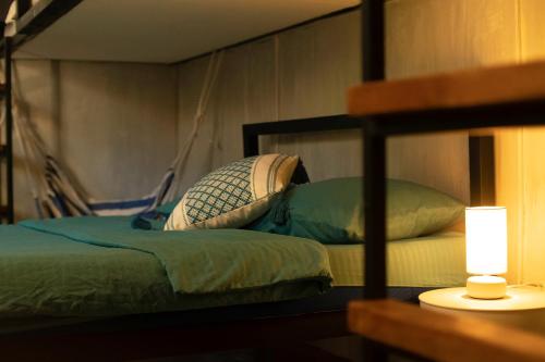 1 queen bed, 2 bunk beds