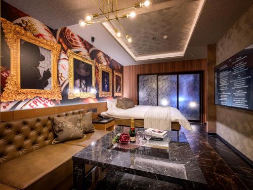 HOTEL The KAISER -全室人工ラドン温泉-