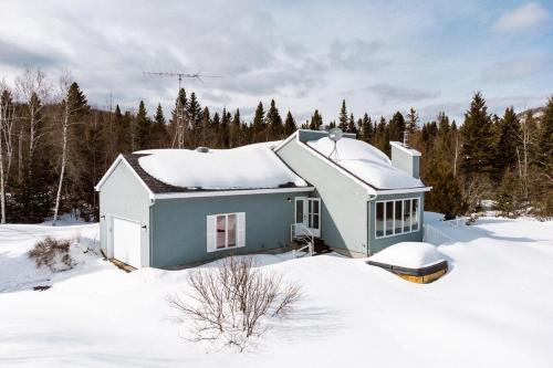 Chalet Bouleau, Spa, Lac, foyer in Entrelacs (QC)