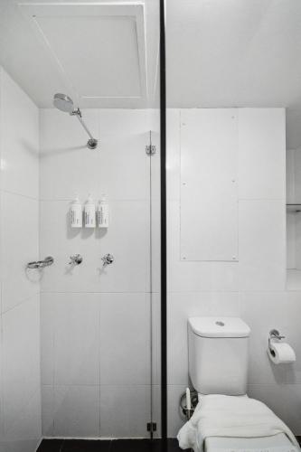 City Pad with Hyde Park Views Walk to Everything! - main image