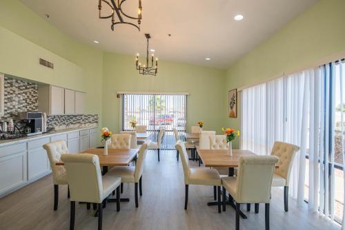 Hotel Rising – Phoenix, AZ
