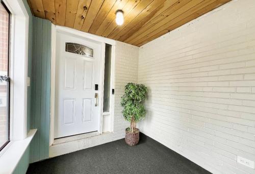 Markham Peaceful Room-Free Wifi&Parking in Richmond Hill