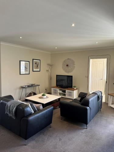 Prime CBD 2BR Townhouse
