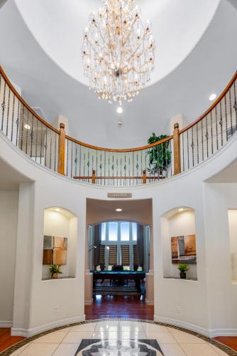 Colorado Lux Peace & Love Top 2 Floors Only