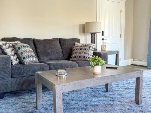 New Remodel | Mins to DHMC & Hanover | Explore NH, West Lebanon