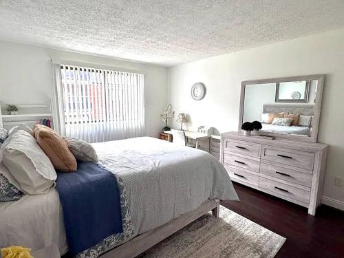 NEW - Mins to Hospitals - Manchester - Derry - Nashua - Concord - Queen Bed, Manchester