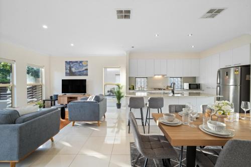 Fig & Fern - Modern Comfort between City & Coast – khách sạn tại Richmond