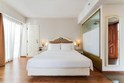 room detail thumbnail 0