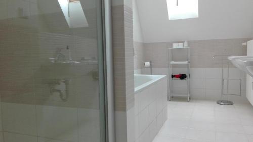 Hotel Jana / Pension Domov Mládeže - image 13