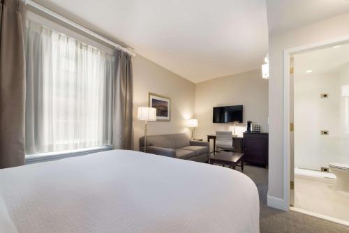 Superior King Room with Sofa Bed - Non-Smoking room in Independence Park Hotel BW Premier Collection