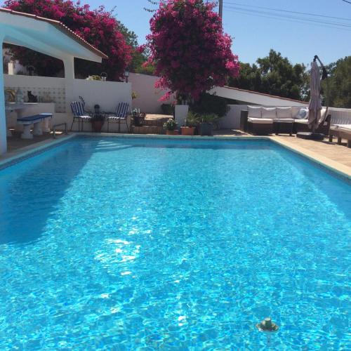 Winniehill Bed and Breakfast, Unterkunft in Alcaria Cova