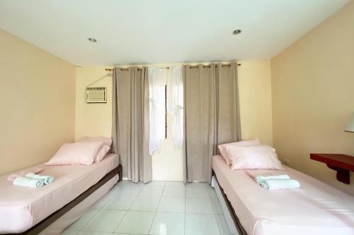 La Puerta Al Paraizo Guimaras powered by Cocotel Room Type - Standard Family Room