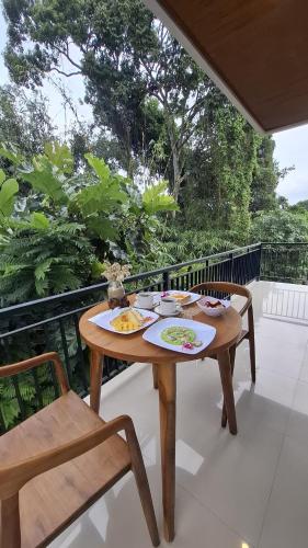 Deluxe Double Room with Balcony image 10