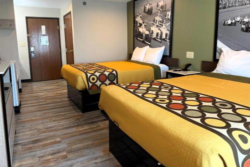 2 queen beds