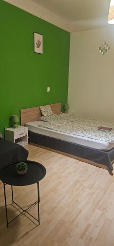 Zizi Apartman in เดเบรเซน