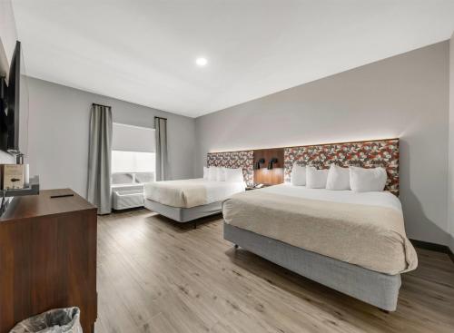 2 queen beds