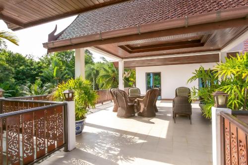 ROOM 1 at CET Resort with Pool, Padel, Tennis near Koh Talu