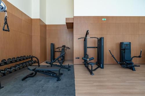 Cozy Studio with Sleek Design in JVC - image 12
