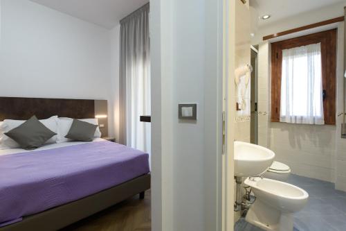 Bathroom, Hotel Casa Tra Noi in Vatican