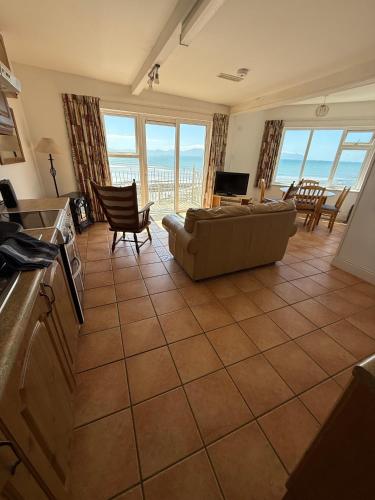 ONeills Apartments in แบลลีไฮก์