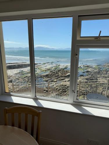 ONeills Apartments in แบลลีไฮก์