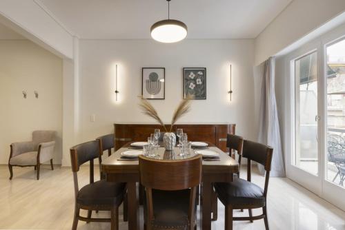 Classic Elegance in Ilisia - image 7