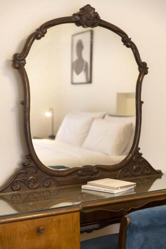 Classic Elegance in Ilisia - image 2
